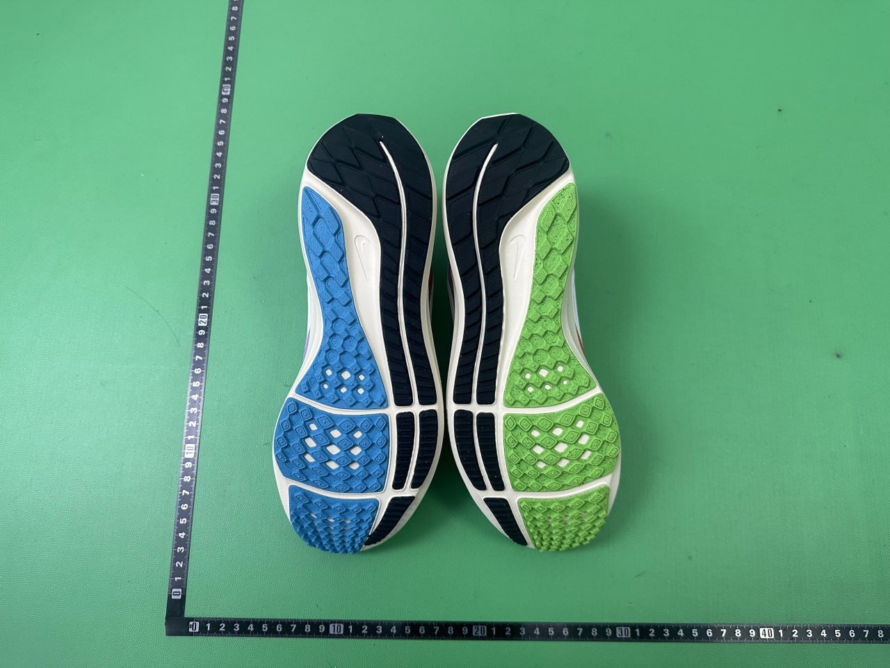 NIKE Air Zoom pegasus40