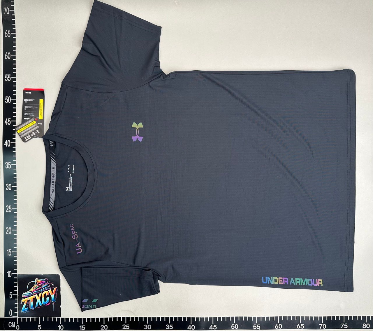 Under Armour T-shirt