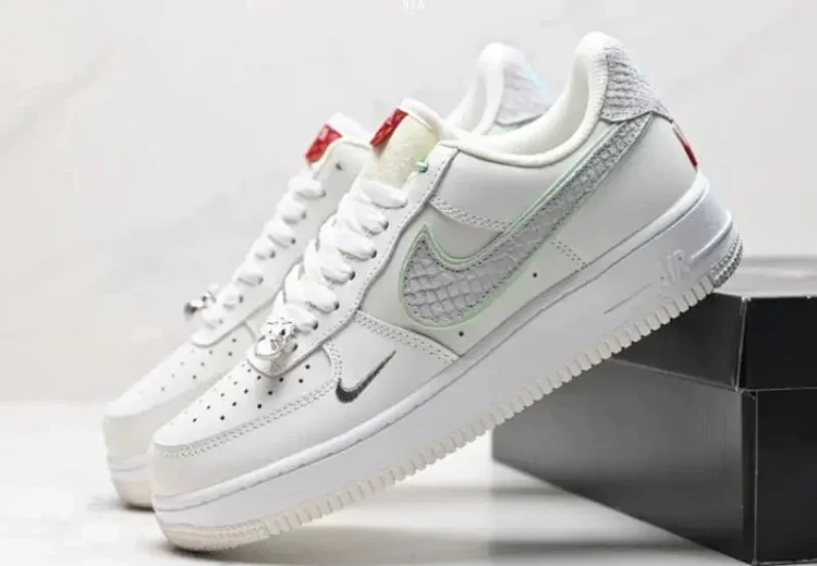  NIKE AIR FORCE 1 shoes