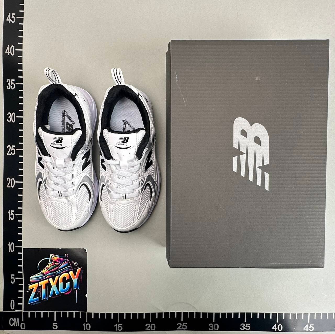 Article:NB kids shoes