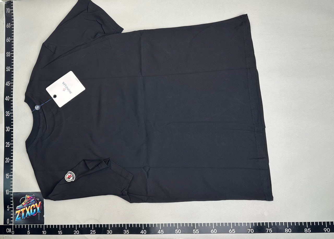 Moncler T-shirt