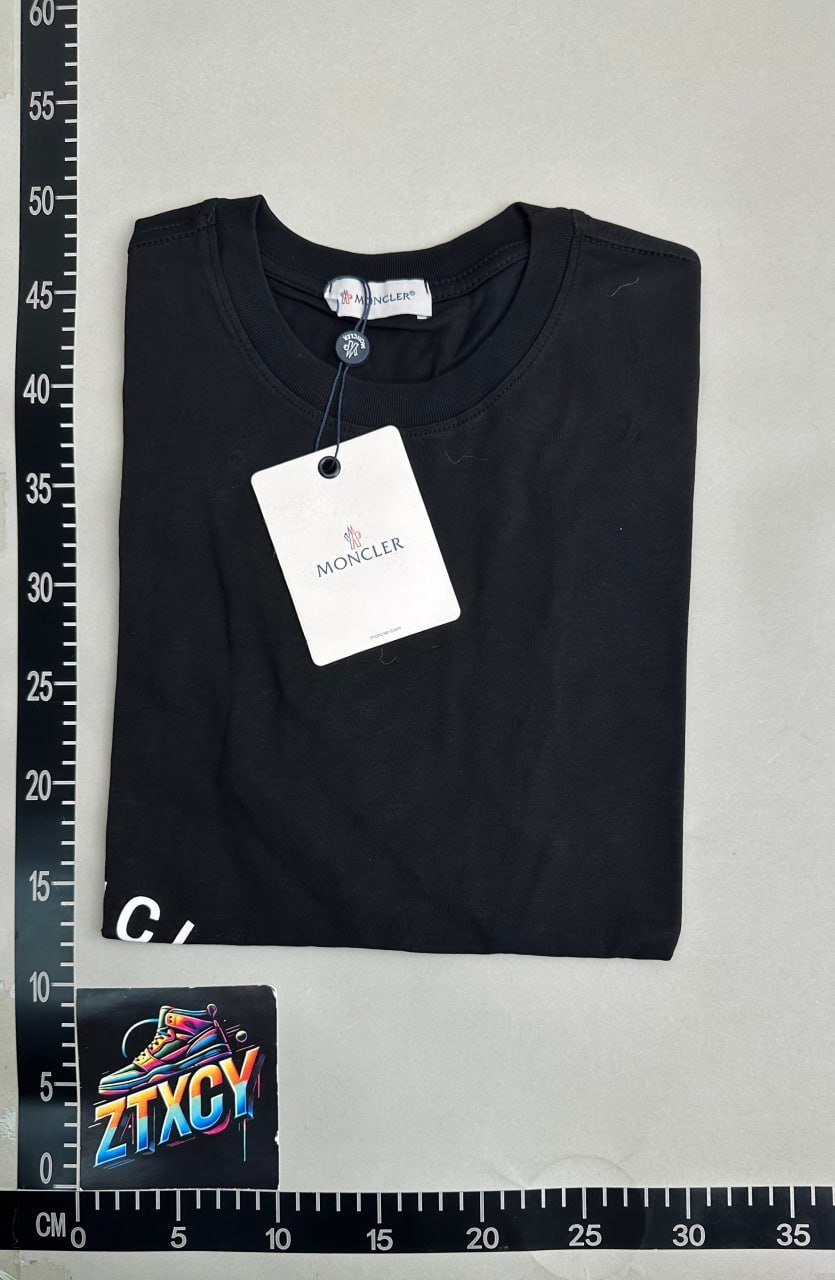 Moncler T-shirt
