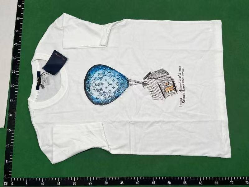 ouis Vuitton T-shirt