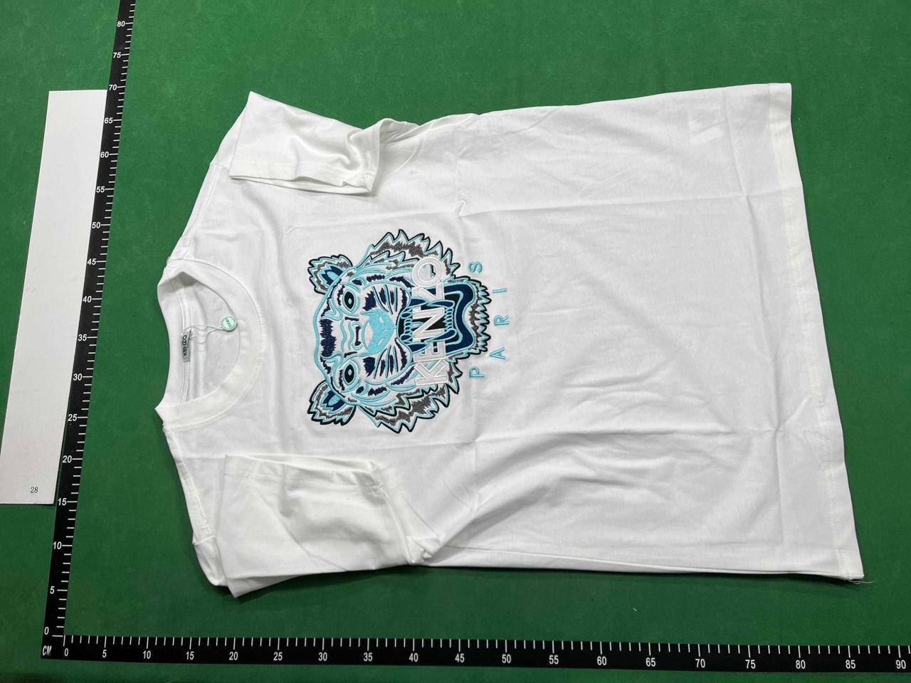 Kenzo T-shirt  (40 CP)