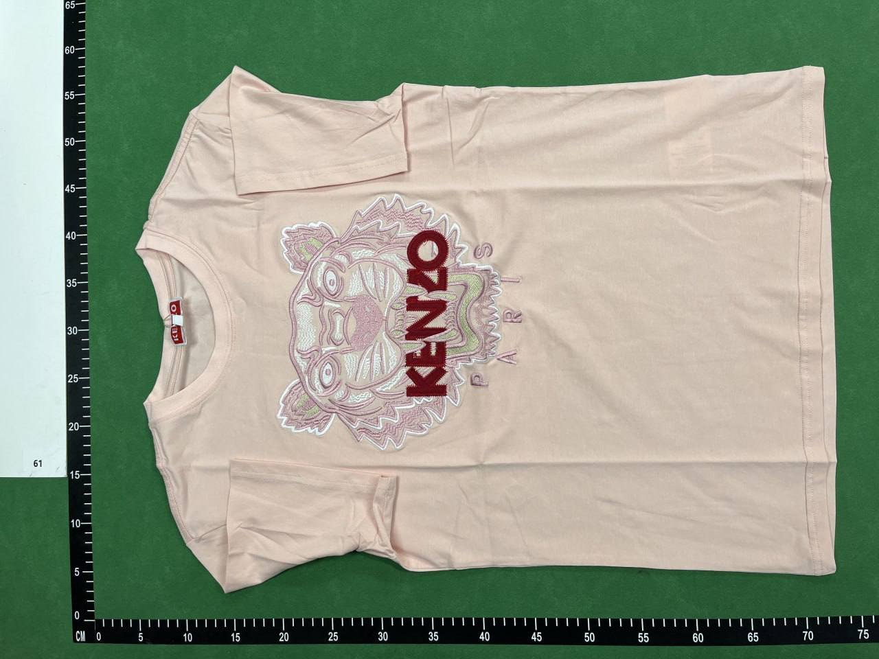 Kenzo T-shirt  (40 CP)