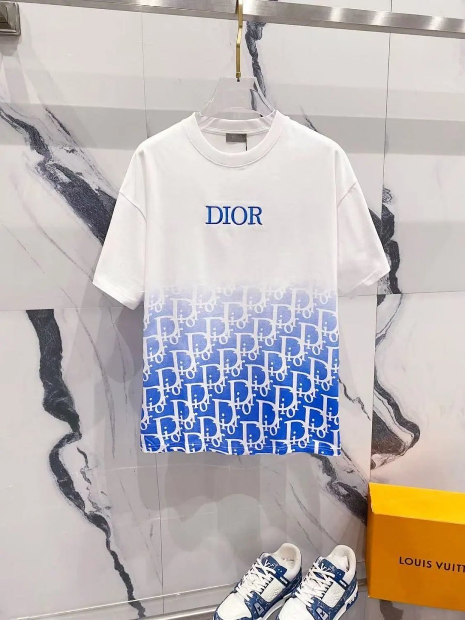 DIOR T-shirt