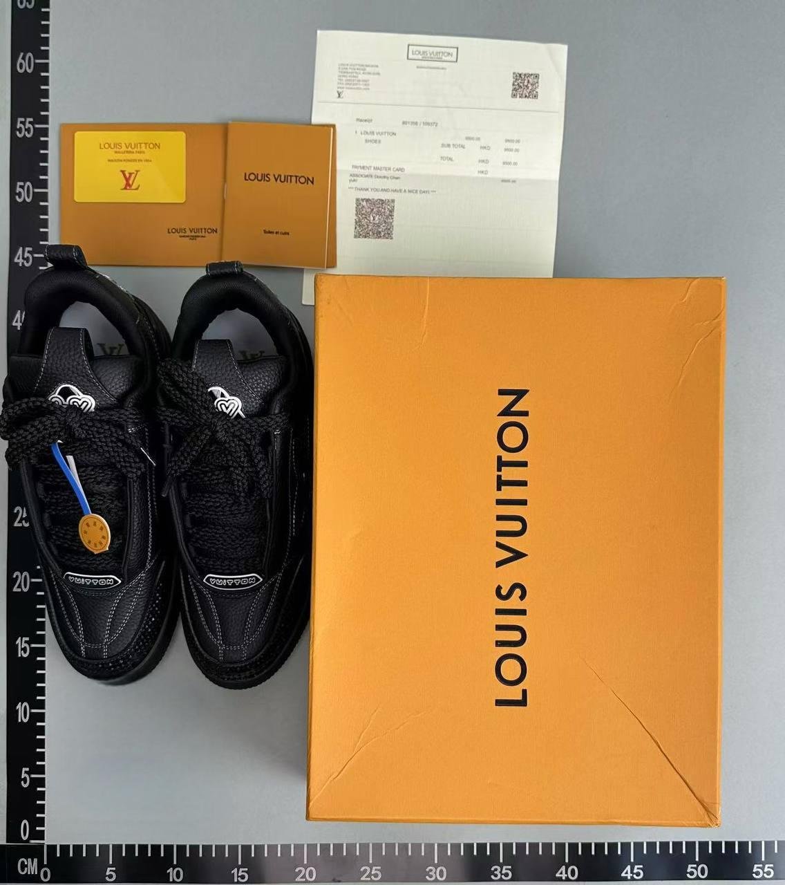 LV Skate Sneaker （color 23）