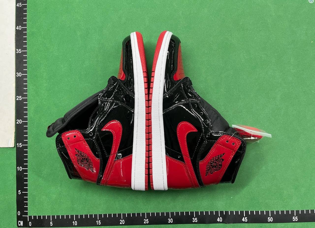 Air Jordan 1 high  (40 CP)