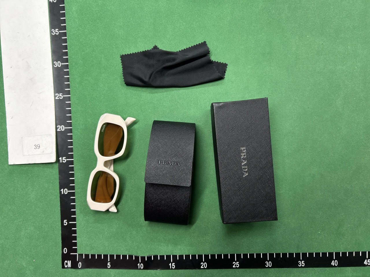 PRADA\cartier glasses\sunglasses