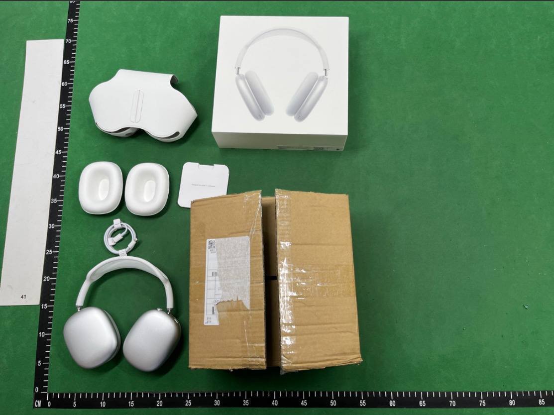 Apple Earbuds Product Series