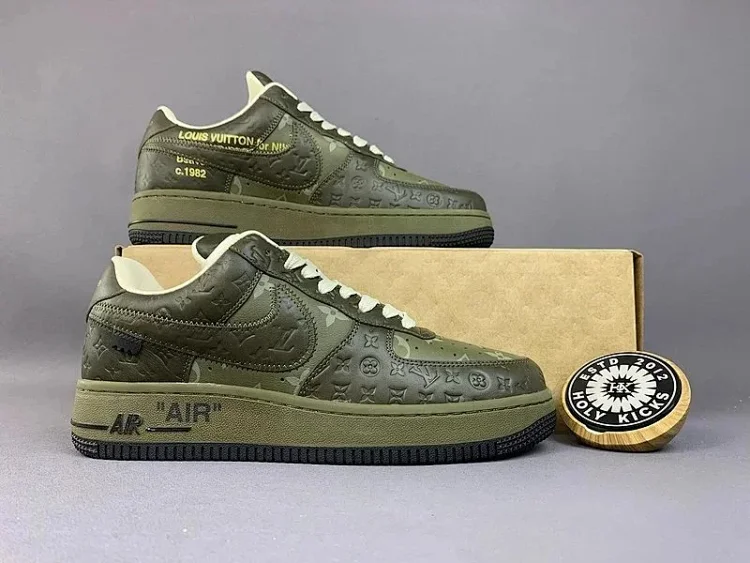 LV ARCH LICHT SNEAKE