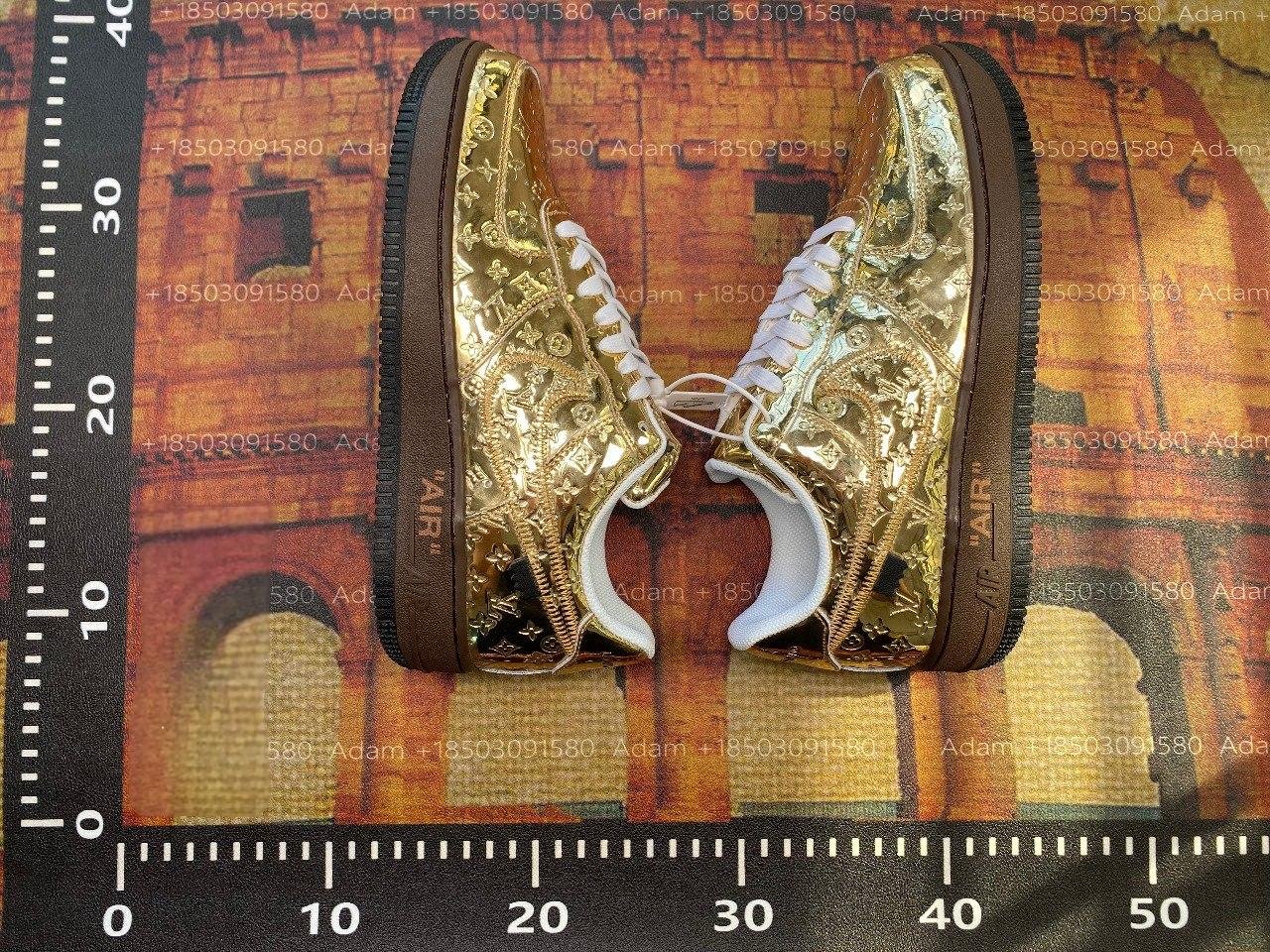 LV ARCH LICHT SNEAKER 