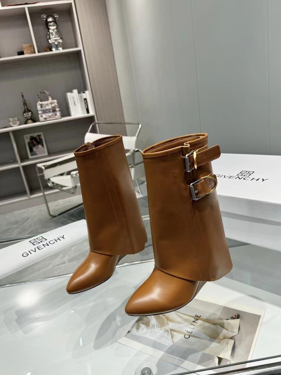 Shark Lo New Leather Ankle Boots