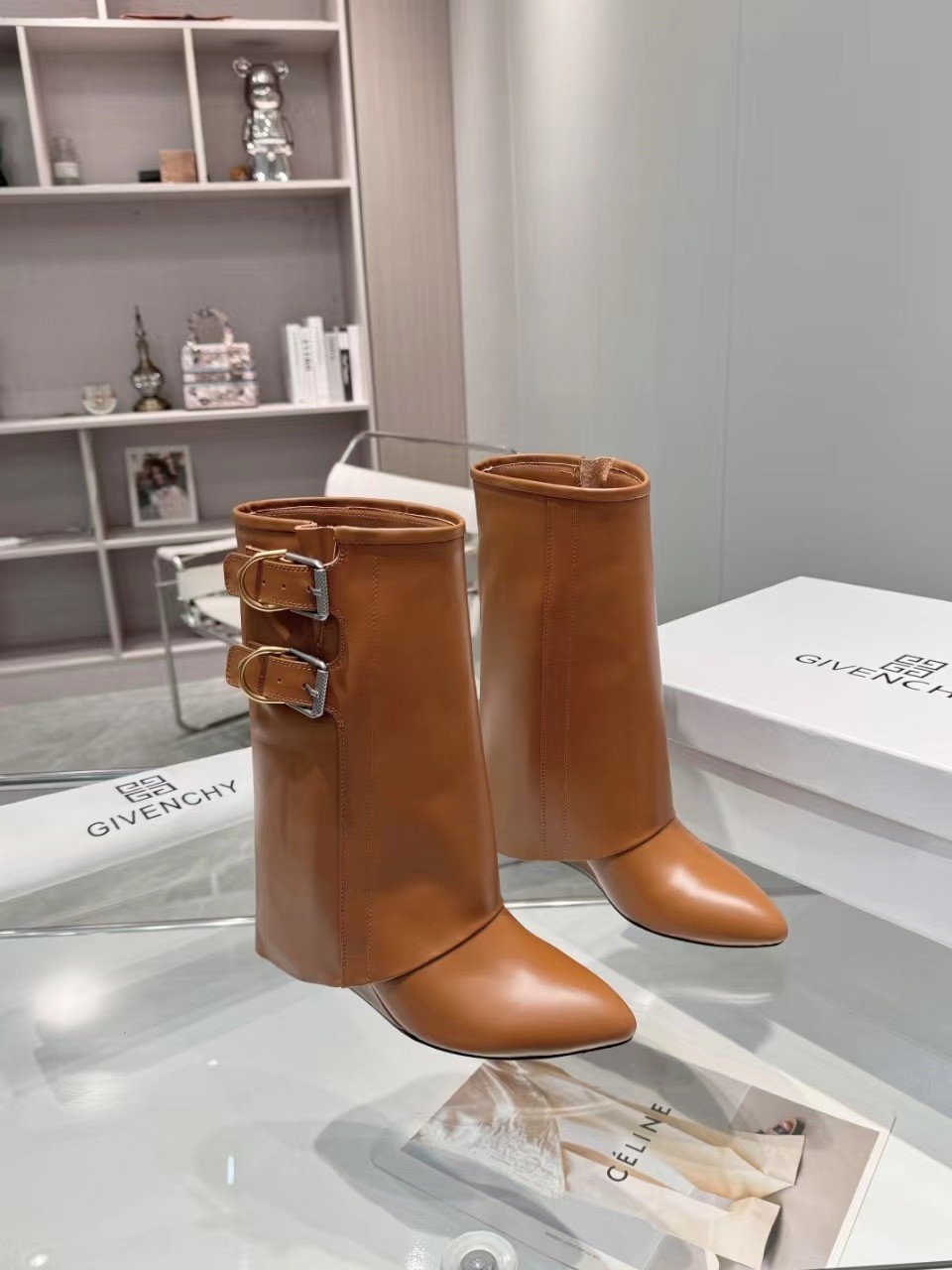 Shark Lo New Leather Ankle Boots