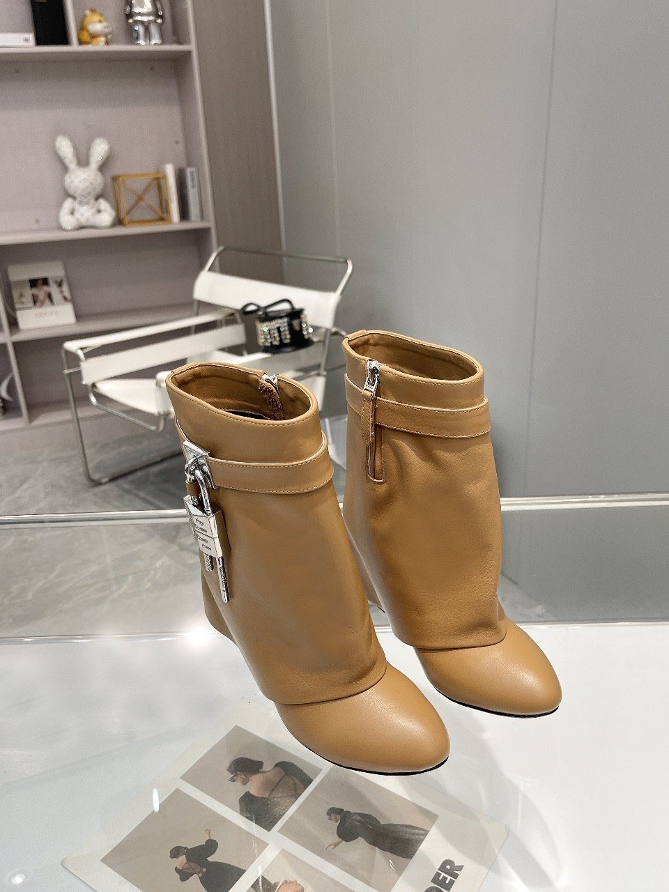 Shark Lo New Leather Ankle Boots