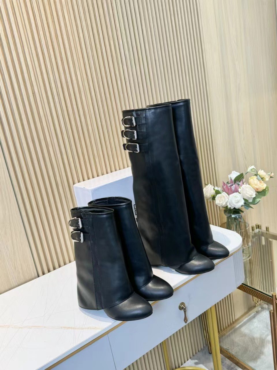 Shark Lo leather boots