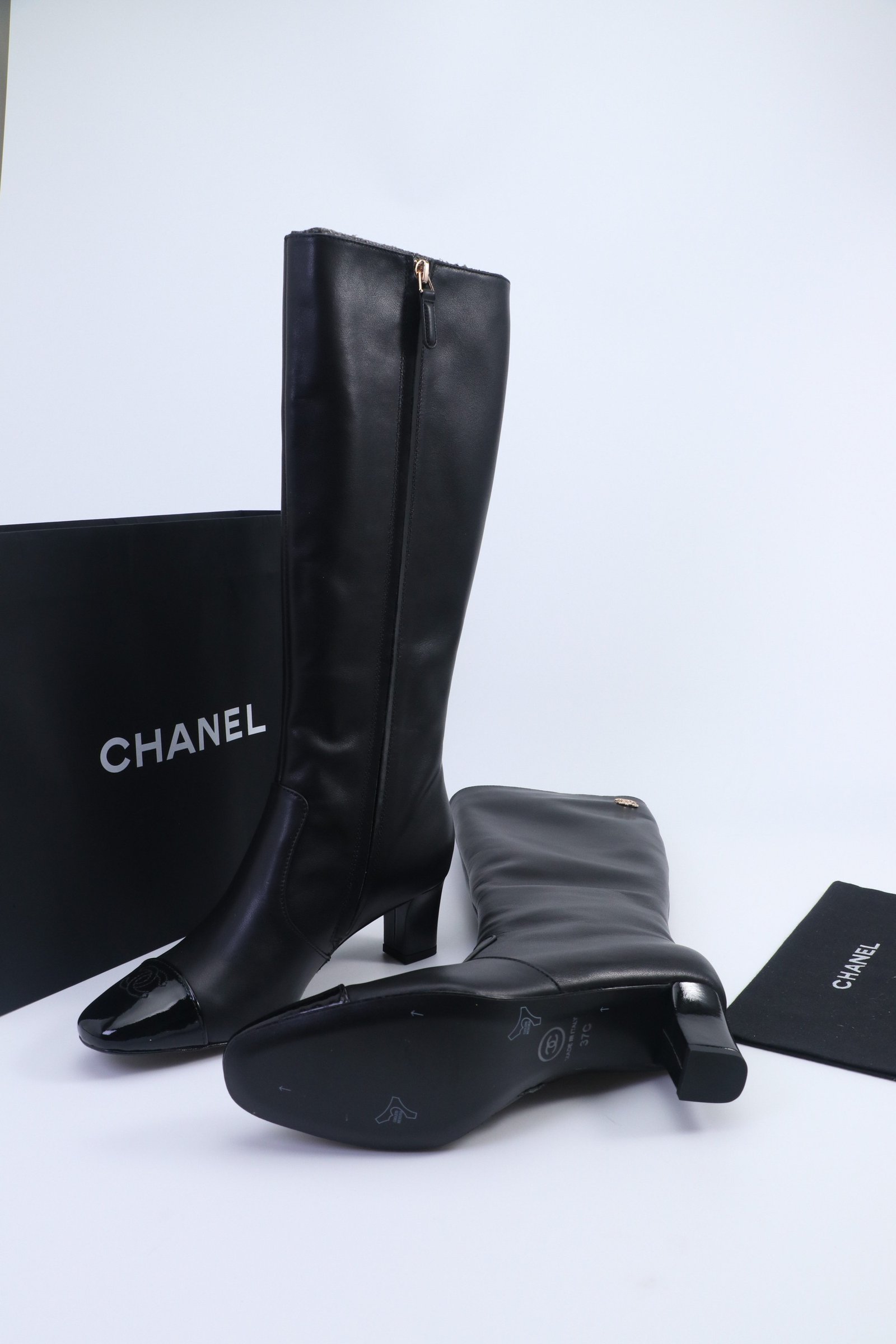 Shark Lo leather boots