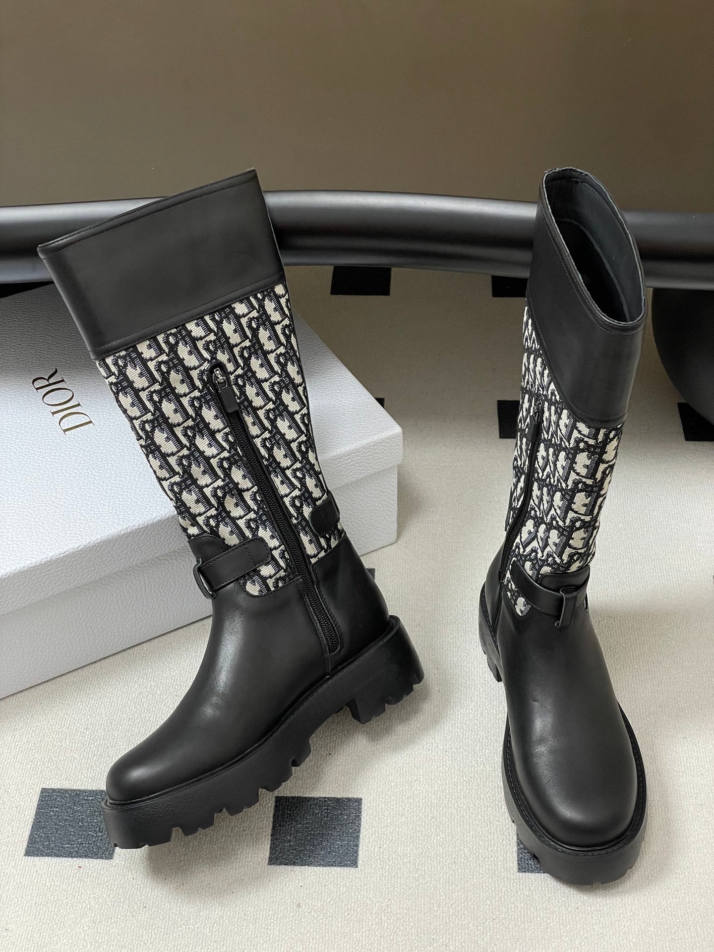 2025 Fall/Winter Dior Boots: Black calfskin and nylon mid-calf riding boots with cannage embroidery, classic letter buckle, fabric slip-on straight boots