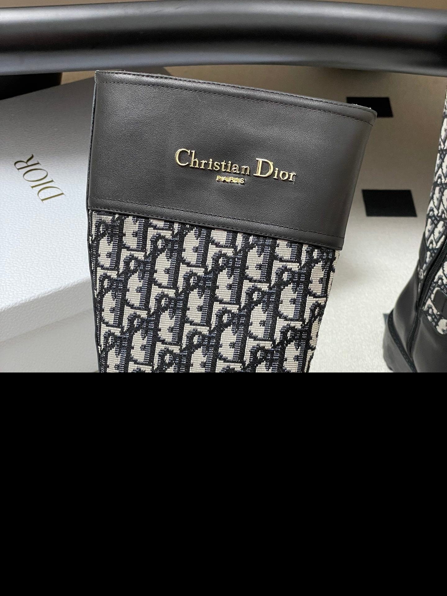 2025 Fall/Winter Dior Boots: Black calfskin and nylon mid-calf riding boots with cannage embroidery, classic letter buckle, fabric slip-on straight boots