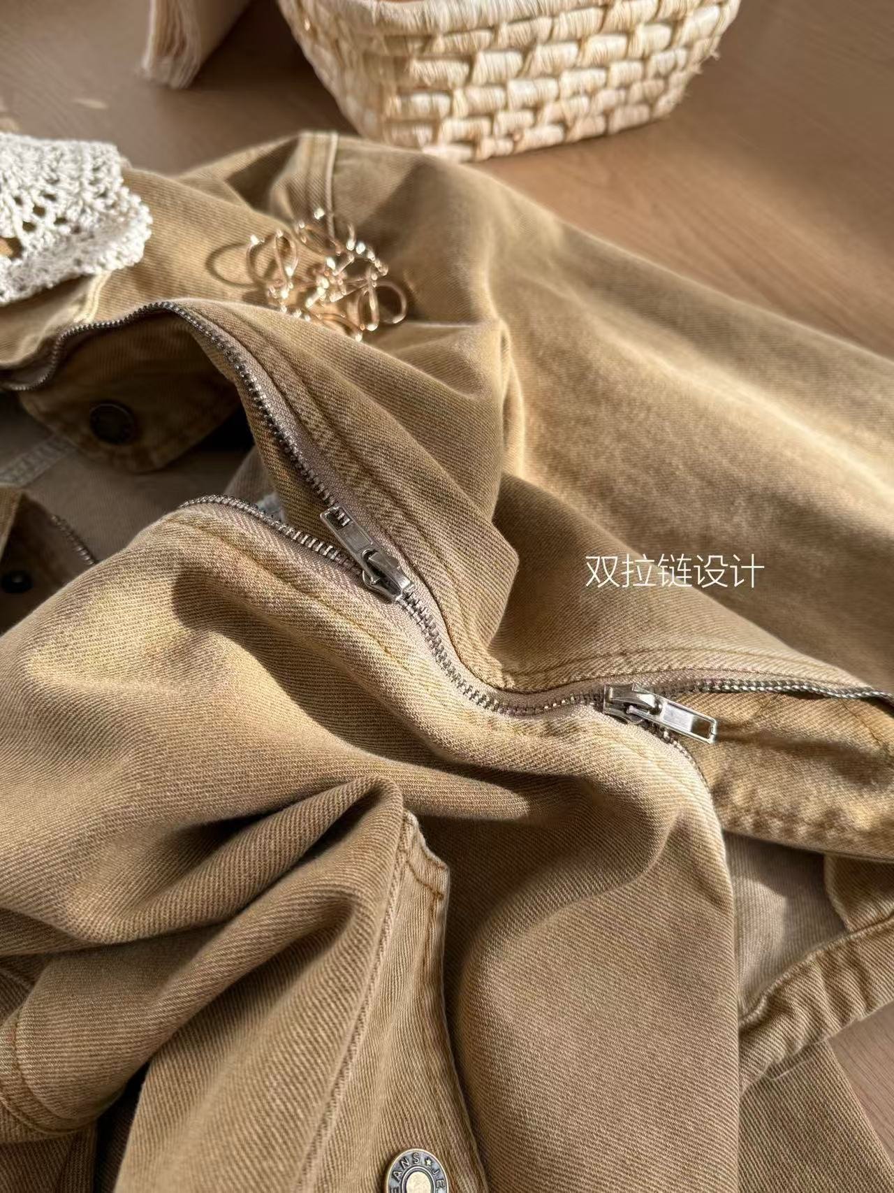 Denim jacket with detachable floral bud hem and knitted collar, romantic lace, elegant style, 25 Fall/2025.