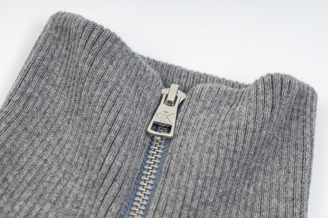 Unisex embroidered stand-up collar sweater, CK brand trendy loose-fitting spring and autumn couple knitted zip-up cardigan.