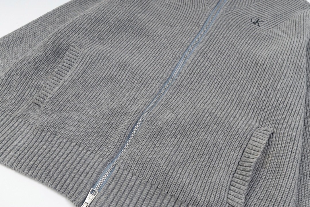 Unisex embroidered stand-up collar sweater, CK brand trendy loose-fitting spring and autumn couple knitted zip-up cardigan.