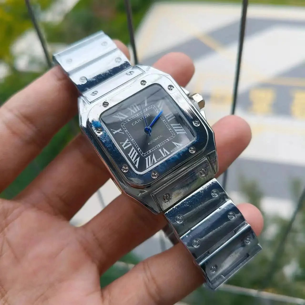 Mechanical  watch with steel ttrap