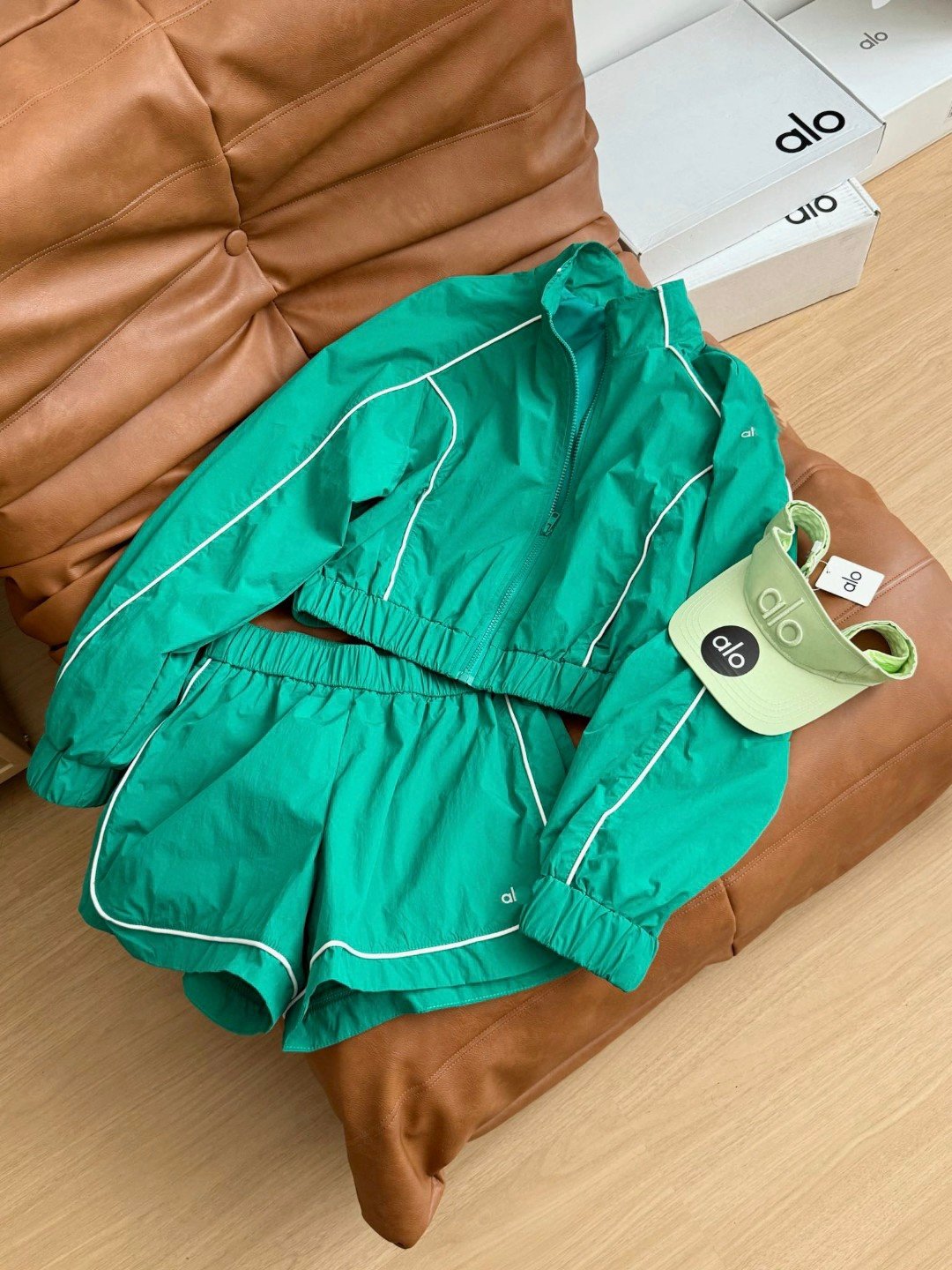 Alo Color-blocked Striped Sporty Casual Sun Protection Top + Elastic Waist Shorts Women's Fashion Set