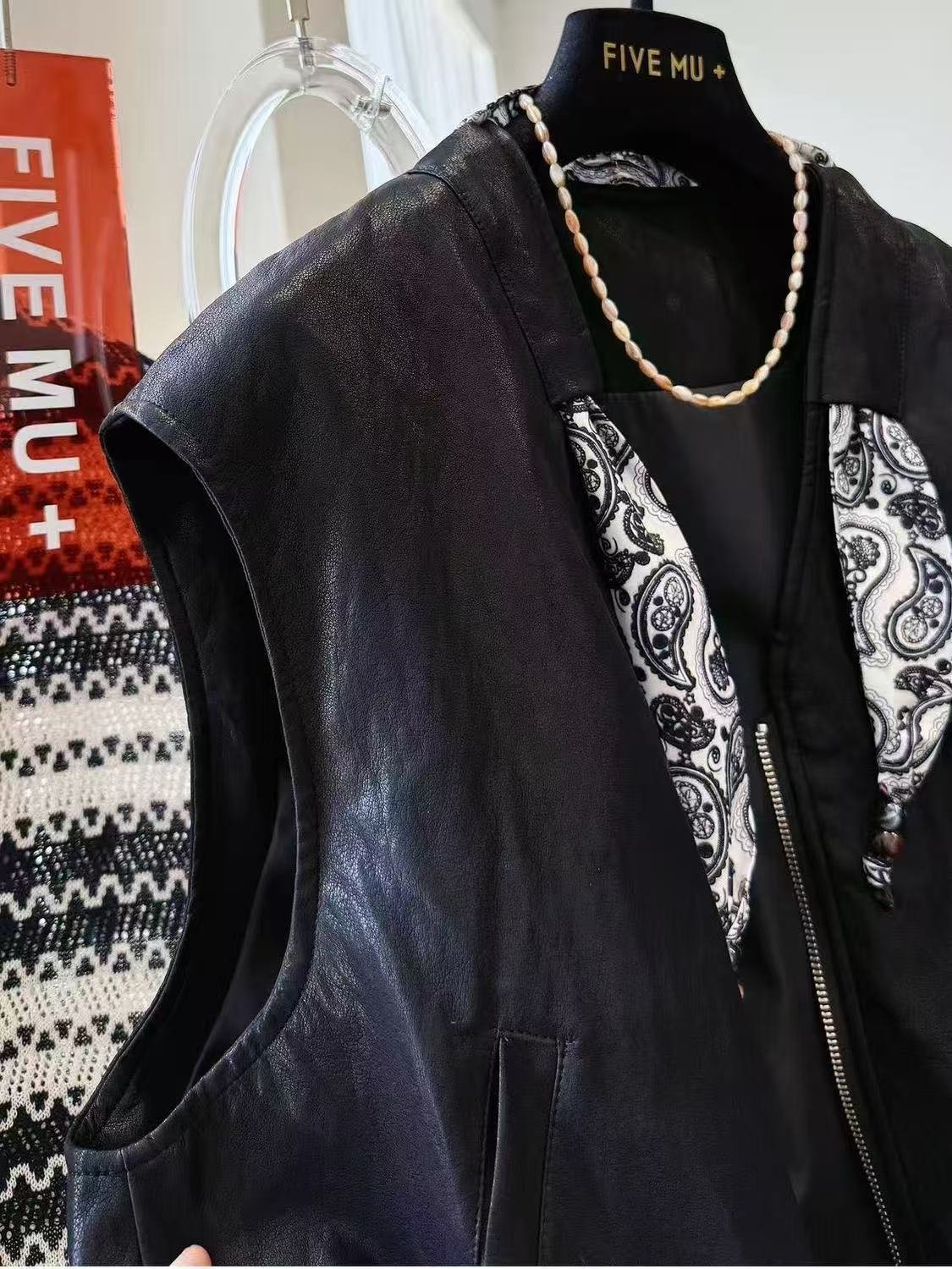 Fashionable leather vest sleeveless