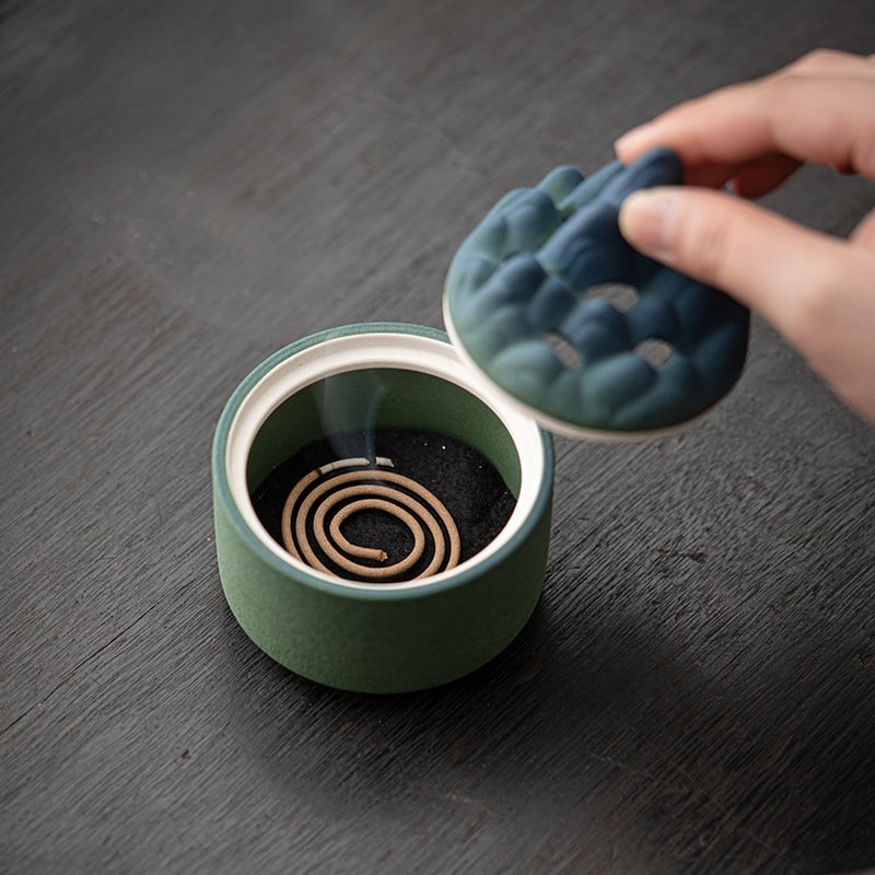 Creative ceramic incense burner, Japanese retro style, high-mountain smoke coil incense burner, home indoor Buddhist incense burner
