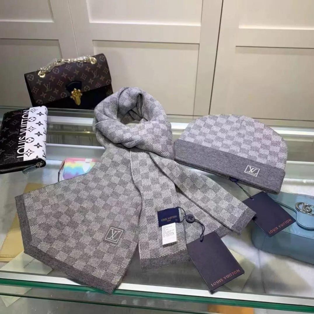 LV Beanieknitted hatLouis Vuitton Scarf Set