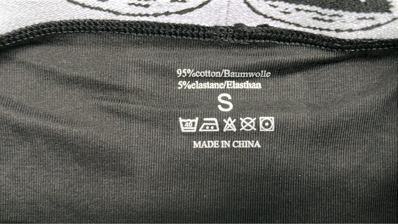 Authentic Classique Cover Men's Classic T-Shirt with Star Logo - Medium Size