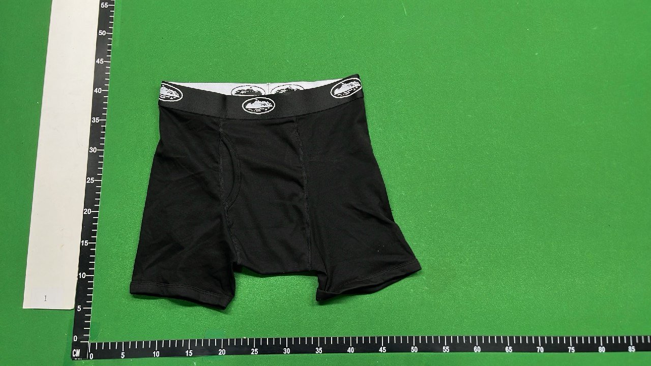 Authentic Classique Cover Men's Classic T-Shirt with Star Logo - Medium Size