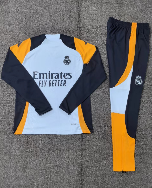  Liverpool FC AXA Training Tracksuit