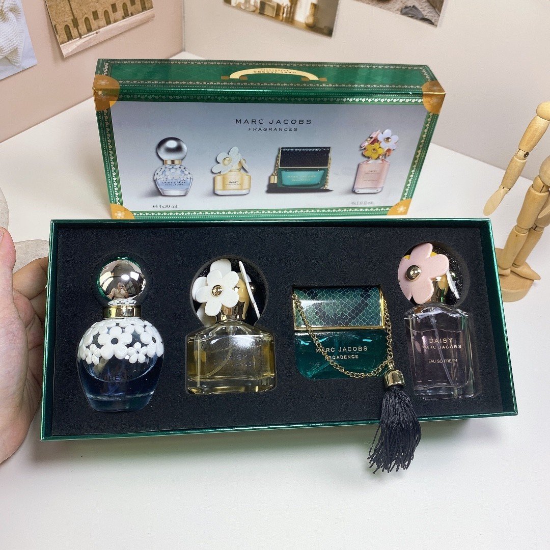 Mark Moji perfume sample set (4 pieces, 30ml each, with spray nozzle)