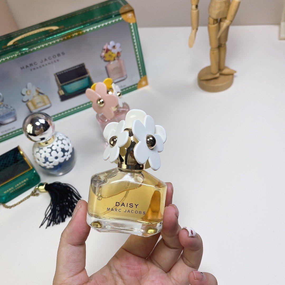 Mark Moji perfume sample set (4 pieces, 30ml each, with spray nozzle)