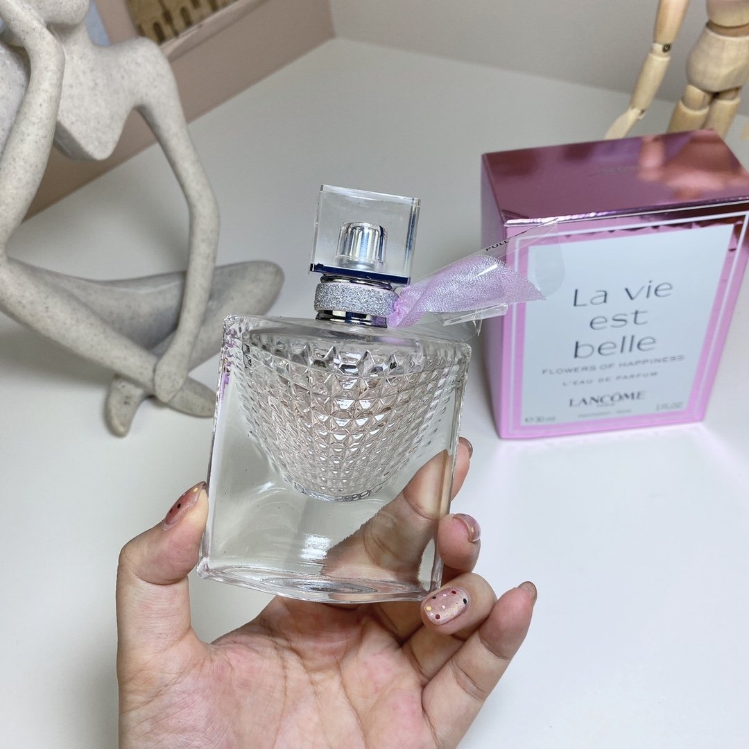 Lancôme La Vie Est Belle perfume