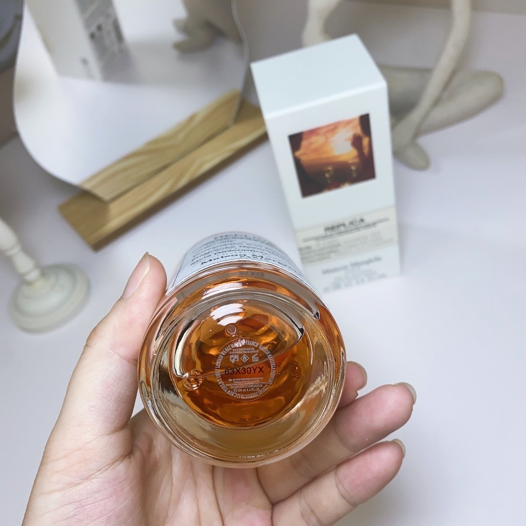 Martin Margiela perfume 100ml! Scent: Slightly tipsy