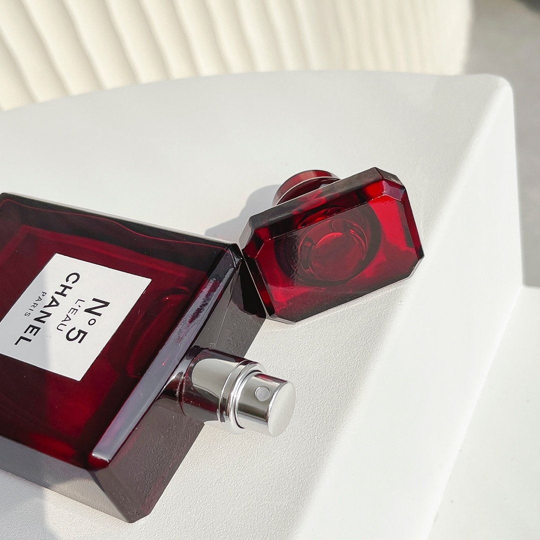 Chanel Classic No. 5 perfume