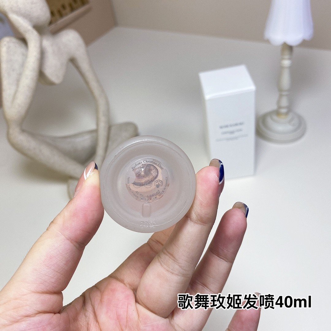 Collection de parfums pour cheveux Dior Heritage