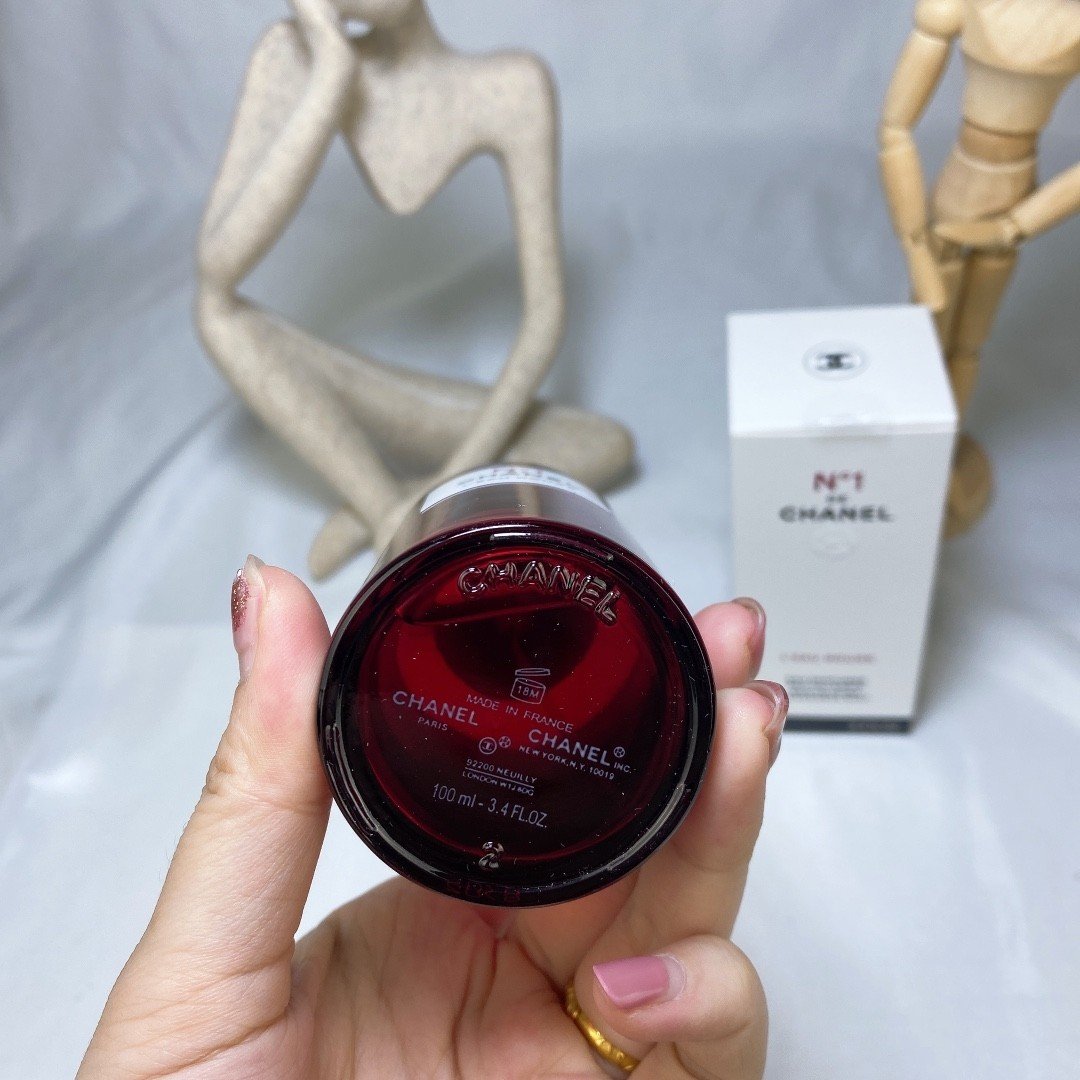 CHANEL No. 1 Eau de Parfum, Camellia Fragrance Mist, Fresh & Refreshing 100ml