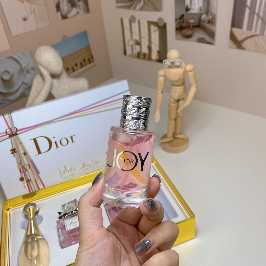 Dior perfume sample set (4 pieces)