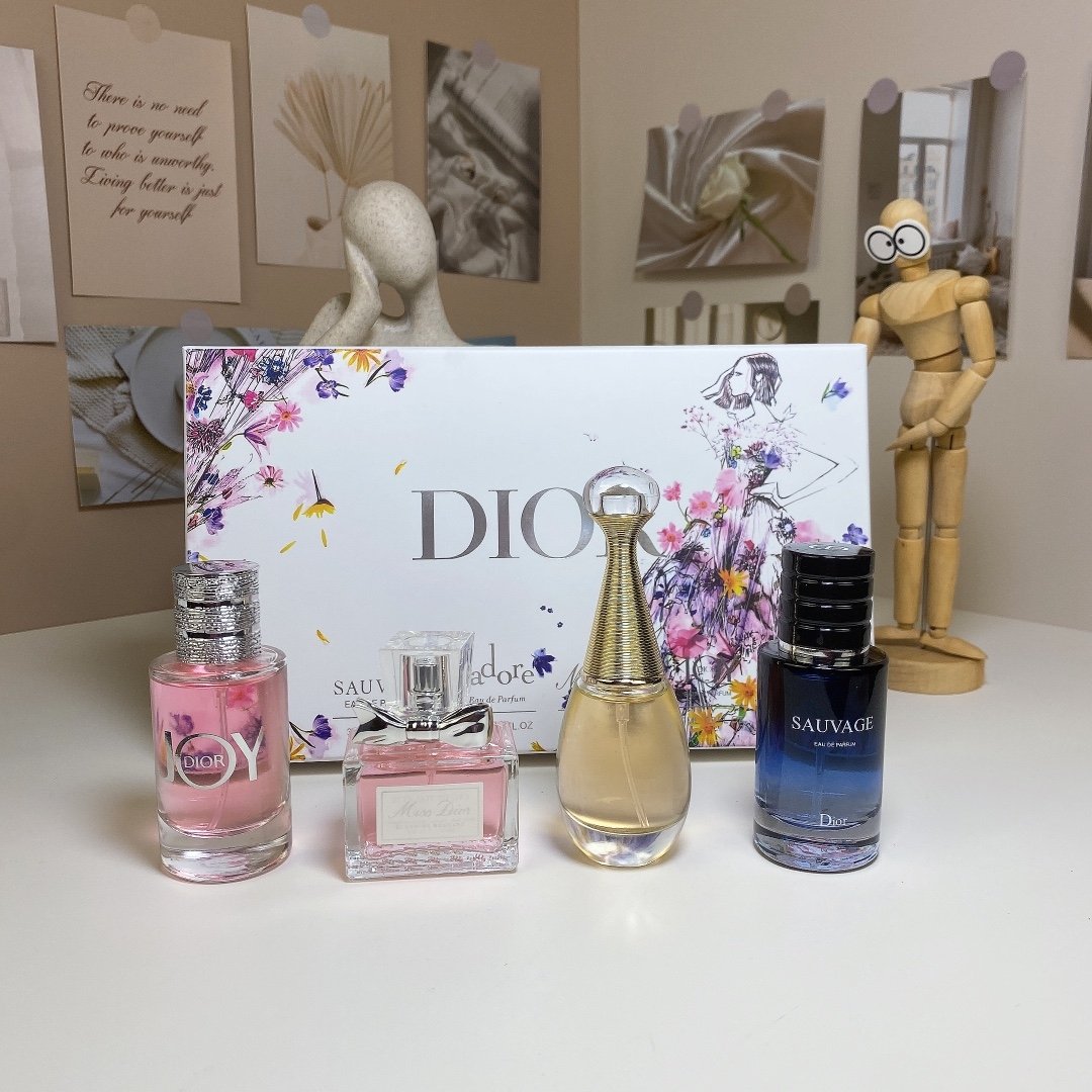 Dior perfume sample set (4 pieces)