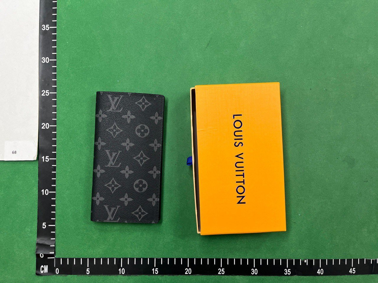 Louis Vuitton Monogram and Damier Canvas Wallets [11 styles]