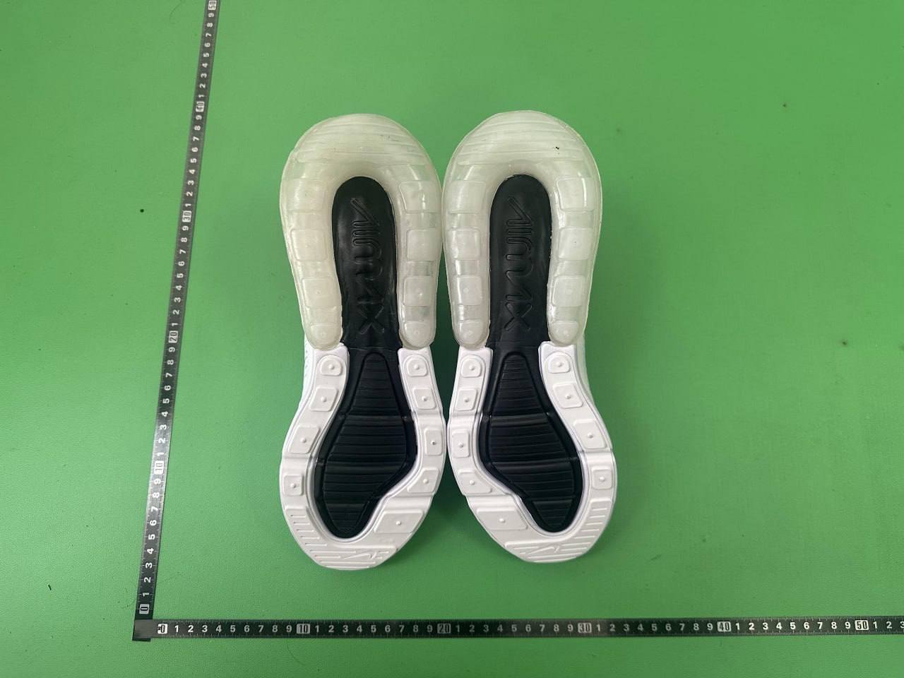 1 Nike Air Max  270 (40 colors) 