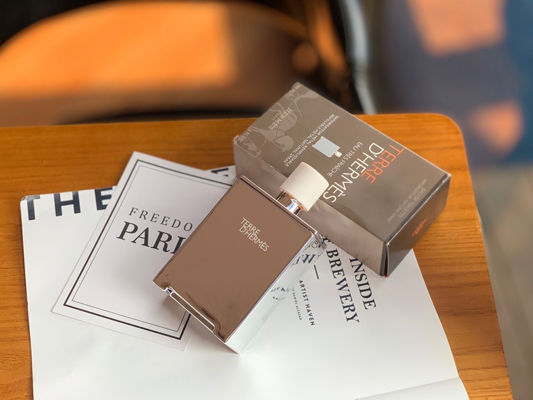 Hermès Terre d'Eau Limited Edition Silver Perfume 100ml