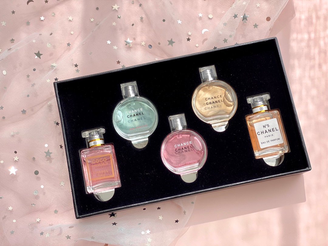 Chanel perfume sample black gift set, 5 pieces (5 x 7.5ml each): Chance Pink + Chance Green + Chance Yellow + Coco Pink + No. 5 Yellow