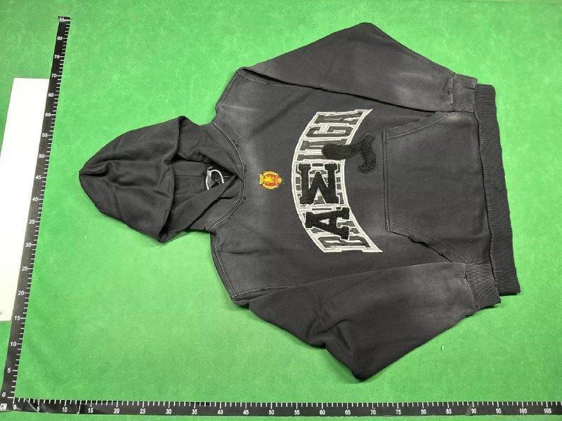 :Balenciaga Hoodie                                